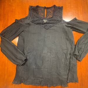 Lily White Black Long Sleeved Top Size Small